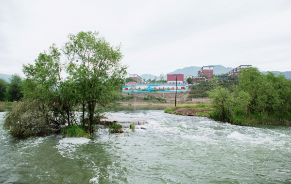 公司領(lǐng)導(dǎo)考察永定河山峽段綜合治理與生態(tài)修復(fù)工程