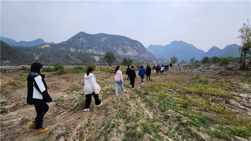 永定河流域公司團(tuán)總支組織開(kāi)展重走“周俊杰小道”主題活動(dòng)