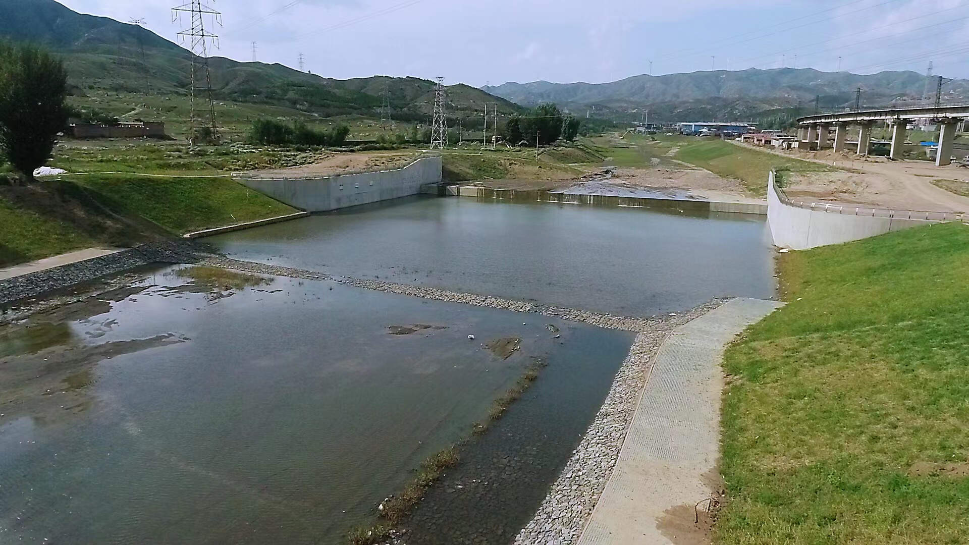 大同分公司 | 大同市十里河綜合治理與生態(tài)修復(fù)工程（小站跌水至大慶公路橋段）分部工程通過(guò)驗(yàn)收